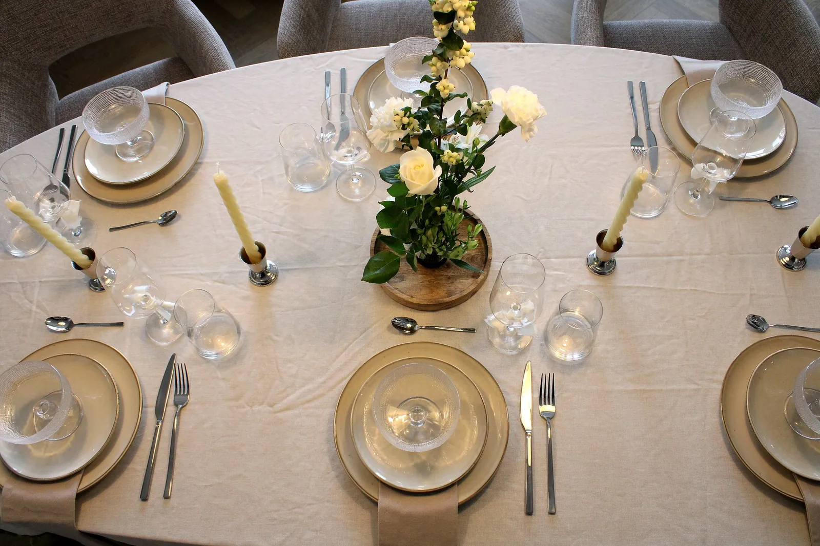 Gedekte tafel in de Moss & Mist-collectie