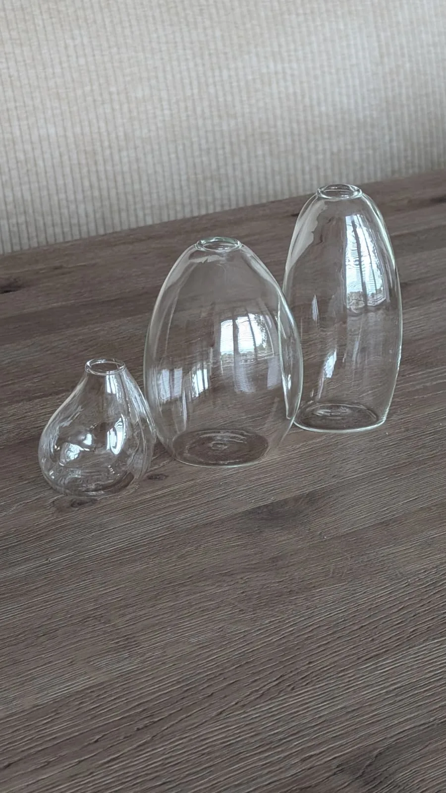 Set kleine glazen vaasjes in verschillende vormen